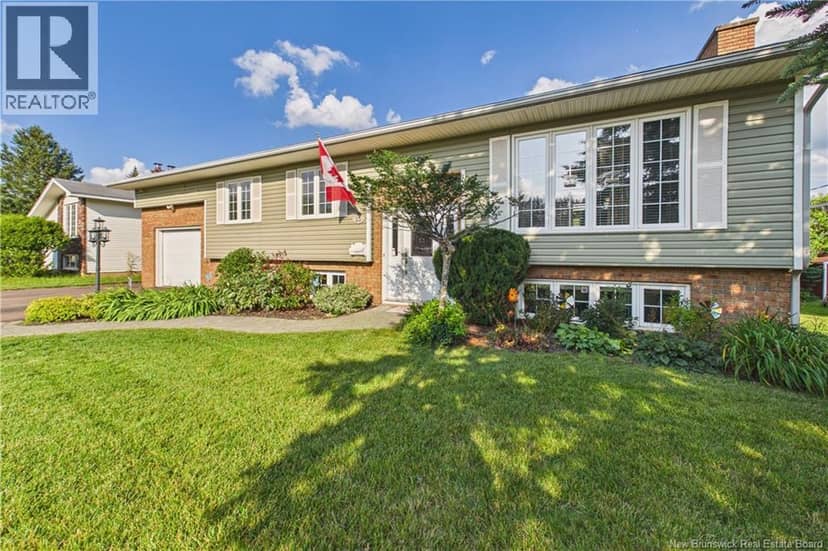 23 Pointe Aux Renards — photo 1 of 40