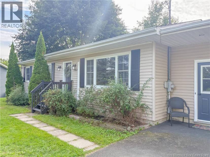 102 Kelly Court, Woodstock, photo 2