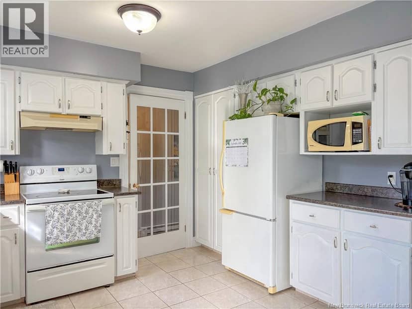102 Kelly Court, Woodstock, photo 7