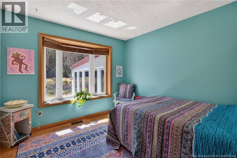 915 Dawson — photo 13 of 40