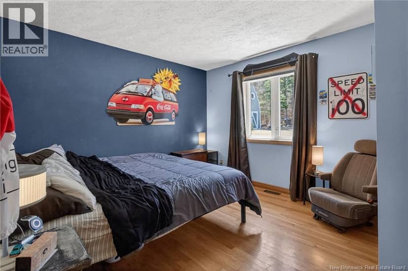915 Dawson — photo 15 of 40