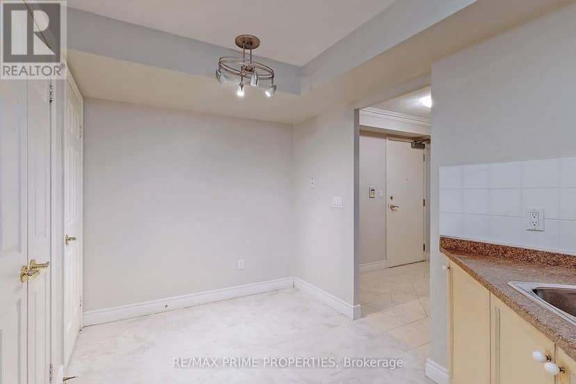 310 - 89 Skymark Drive — photo 13 of 36