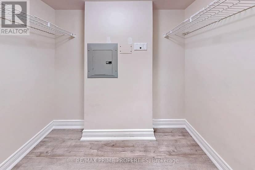 310 - 89 Skymark Drive — photo 17 of 36