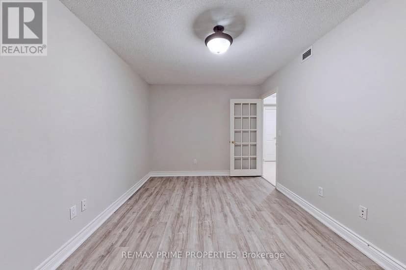 310 - 89 Skymark Drive — photo 24 of 36