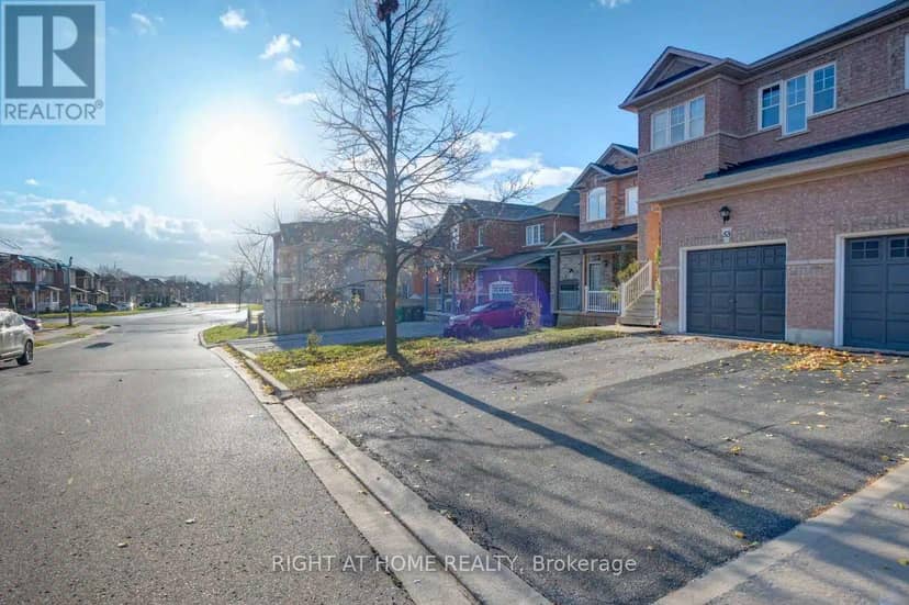 53 Silent Pond Crescent — photo 3 of 27