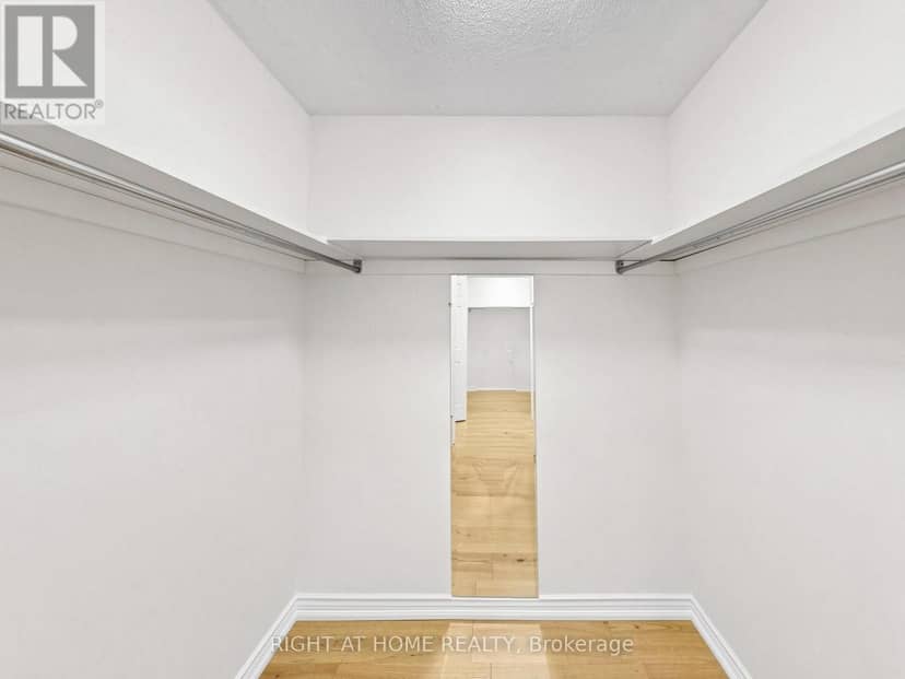 2920 Kingsway Drive — photo 34 of 40