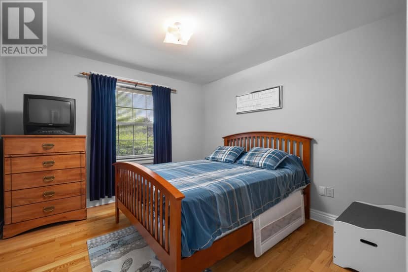 77 Parkside Drive — photo 16 of 40