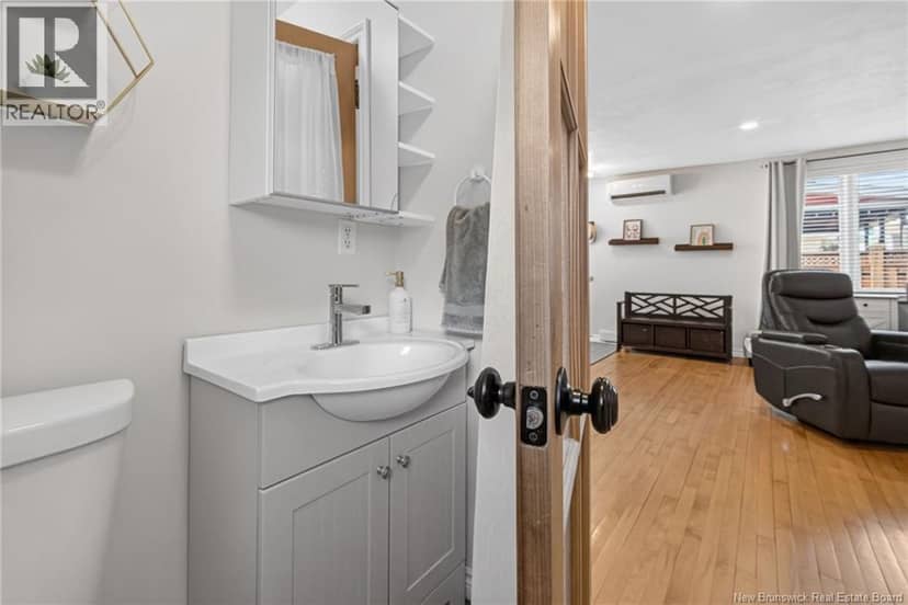 66 Broadway Street — photo 11 of 40
