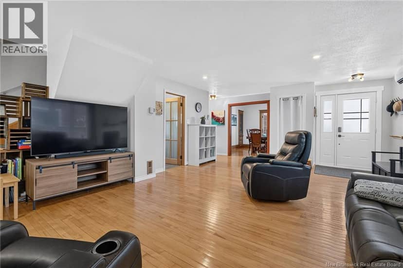 66 Broadway Street — photo 8 of 40
