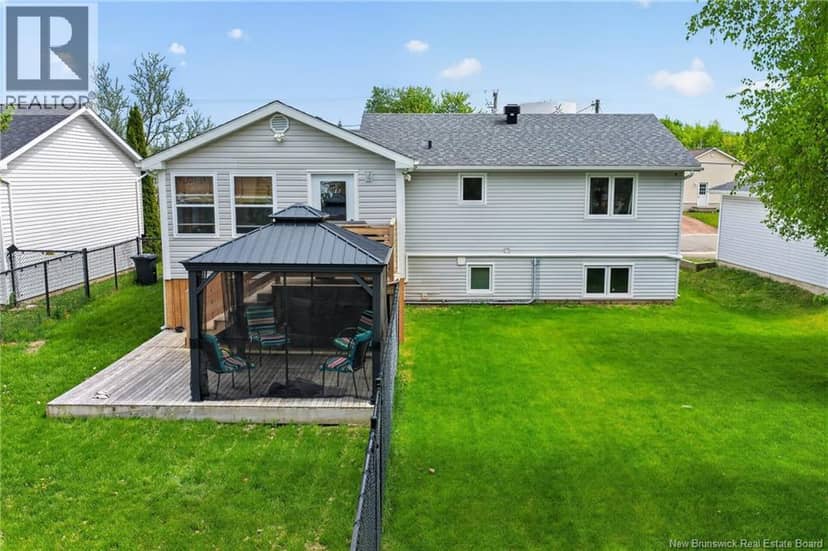 287 Maplehurst Drive — photo 3 of 34