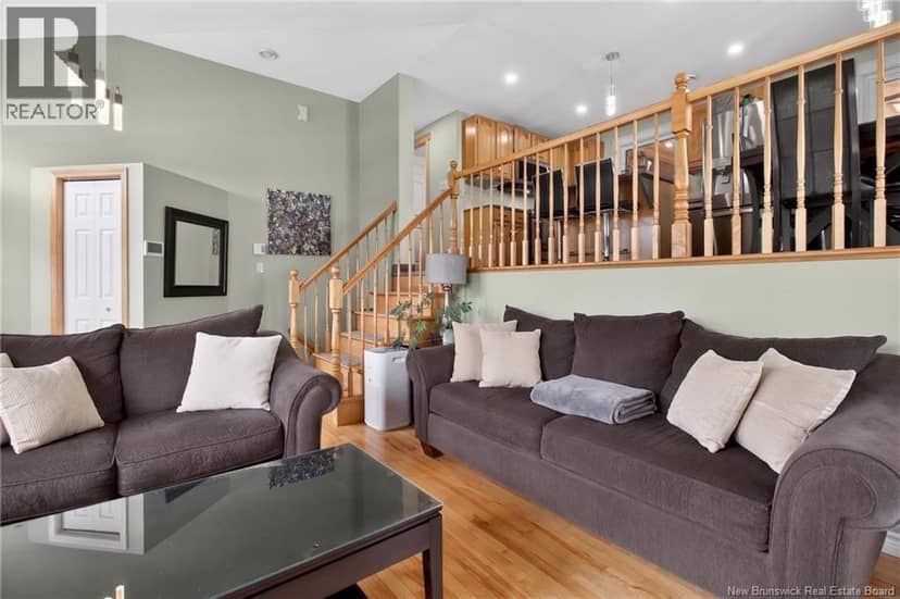 287 Maplehurst Drive — photo 8 of 34