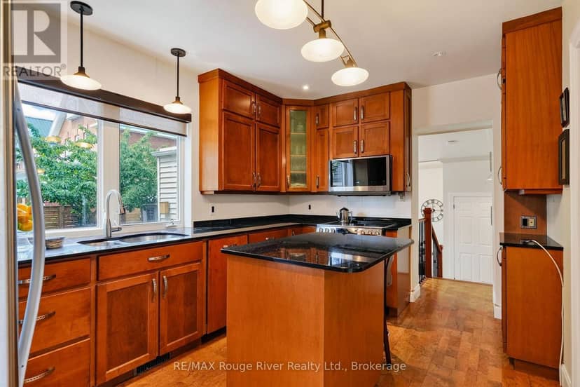 208 Albert Street — photo 17 of 40