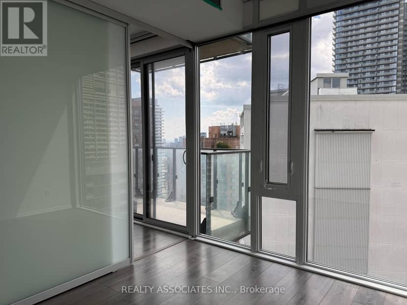 2105 - 75 St Nicholas Street — photo 7 of 23