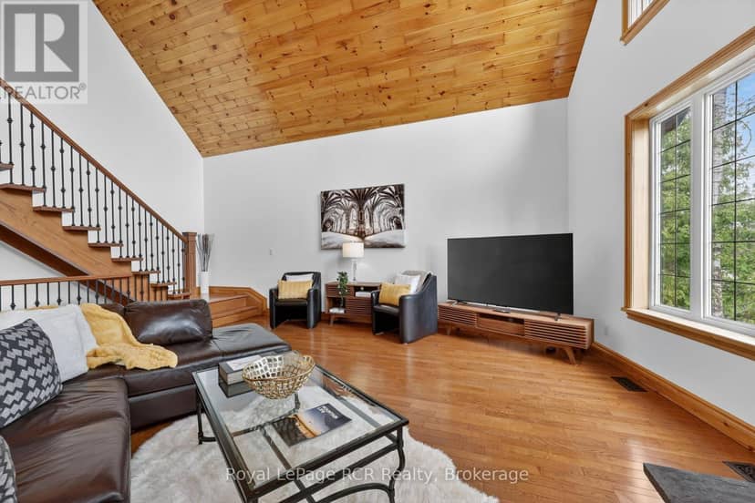 53 Broadview Street — photo 8 of 40