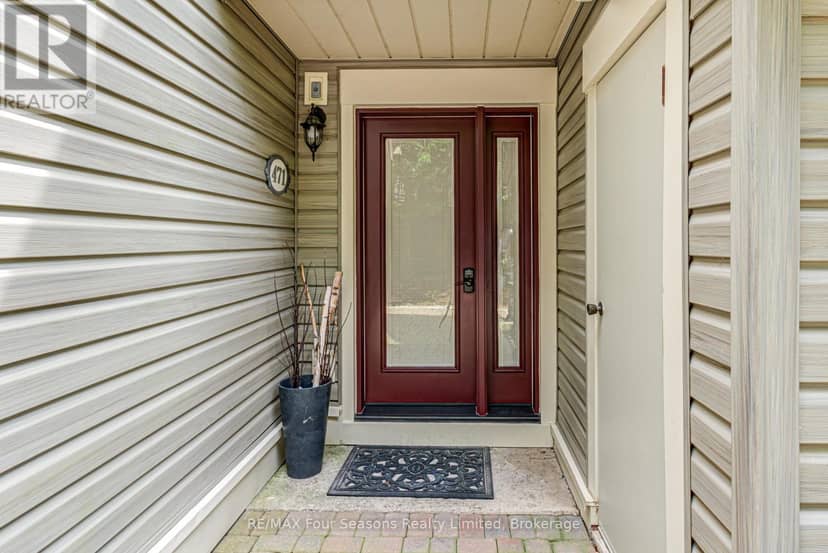 471 Oxbow Crescent — photo 3 of 31