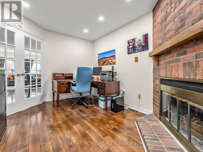 25 Tamarack Circle, Toronto, photo 7