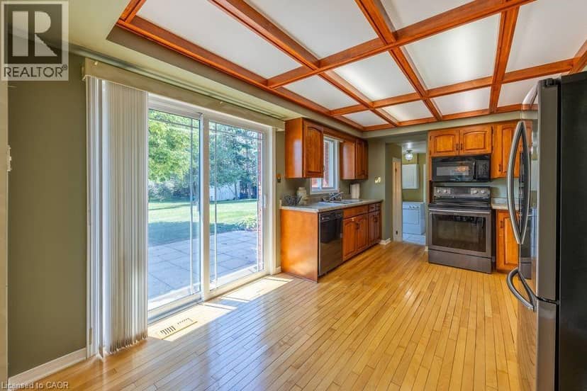 23 BACKUS Drive — photo 9 of 40