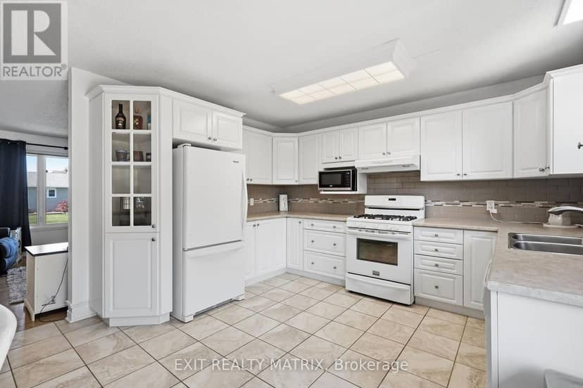 2807 Leonard Street — photo 14 of 38