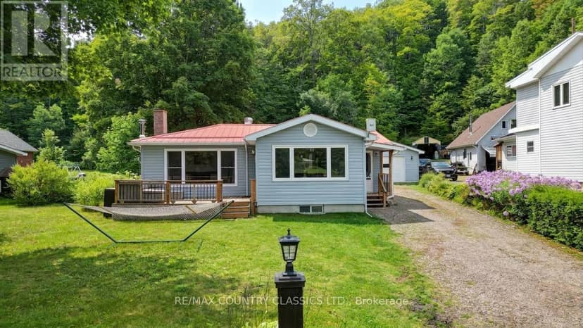 1055 Burleigh Road, Highlands East, photo 3