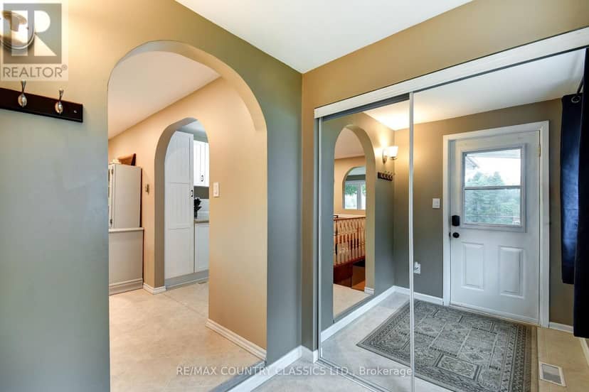 1055 Burleigh Road, Highlands East, photo 8