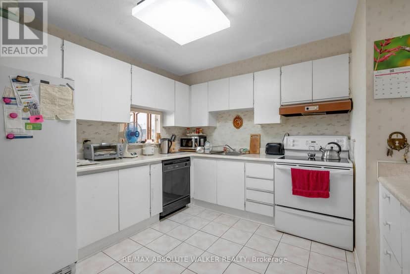 PH6 - 1380 Prince Of Wales Drive — photo 11 of 34