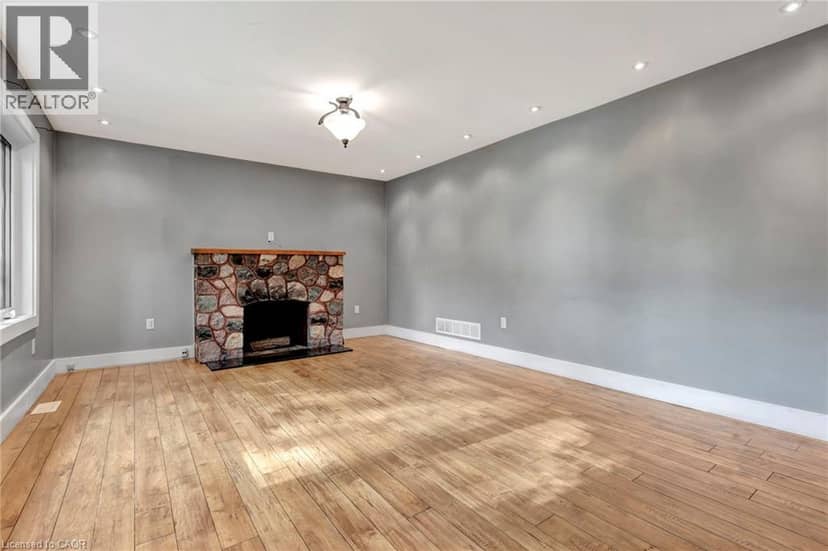 121 KING Street E — photo 10 of 32