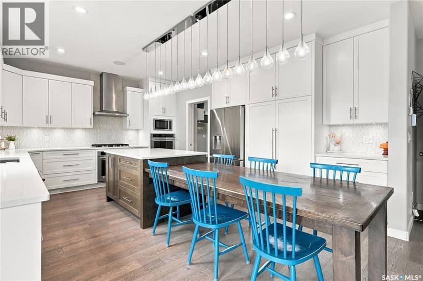 4302 Sage CRESCENT E — photo 12 of 40