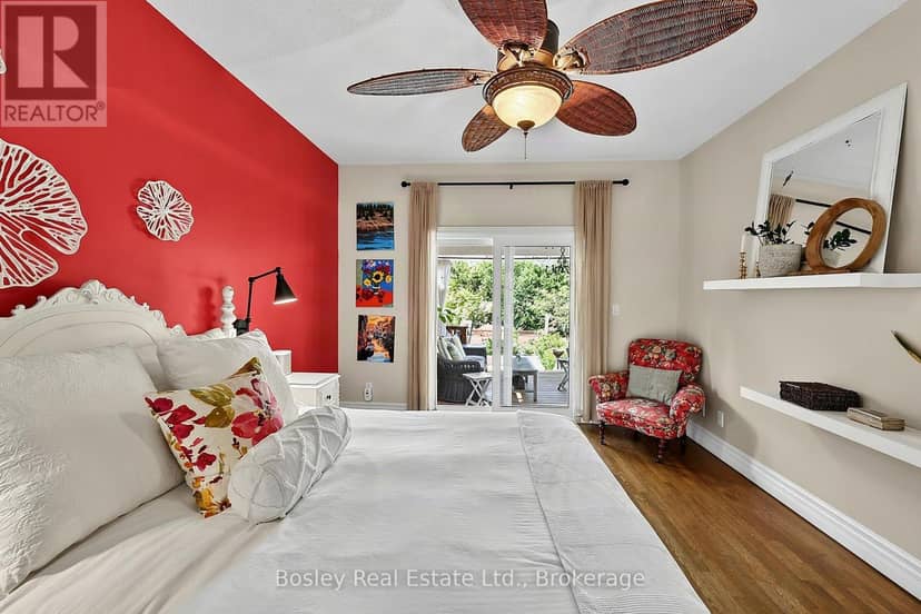 230 Napier Street — photo 12 of 33