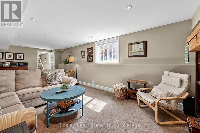 230 Napier Street — photo 18 of 33