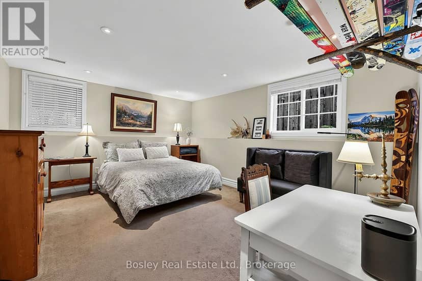 230 Napier Street — photo 19 of 33