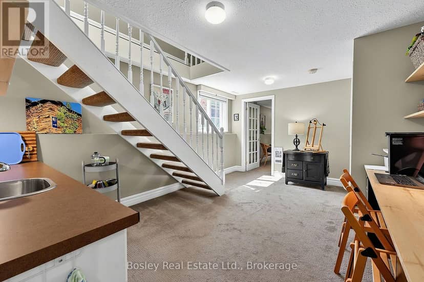 230 Napier Street — photo 21 of 33