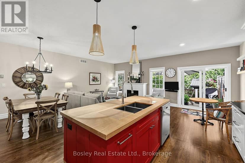 230 Napier Street — photo 6 of 33