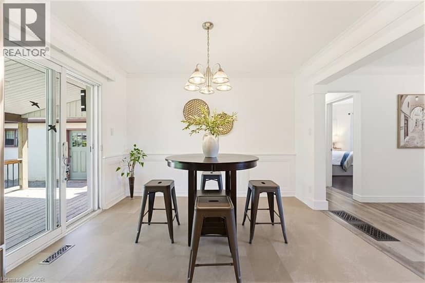 17 BROADMORE Avenue — photo 10 of 39