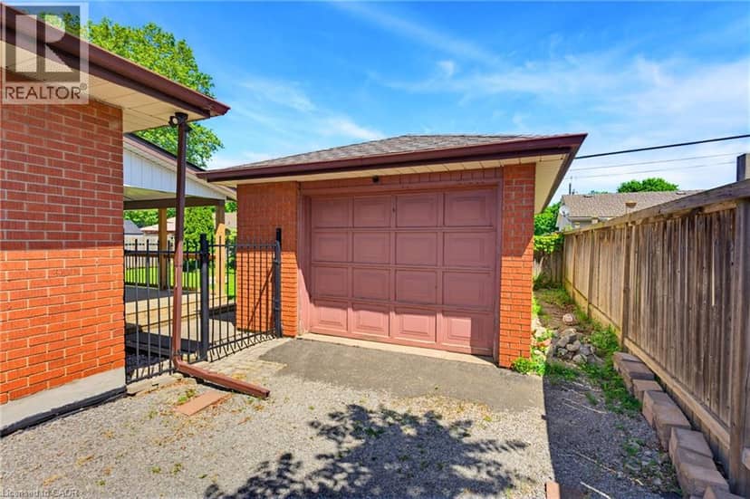 17 BROADMORE Avenue — photo 35 of 39