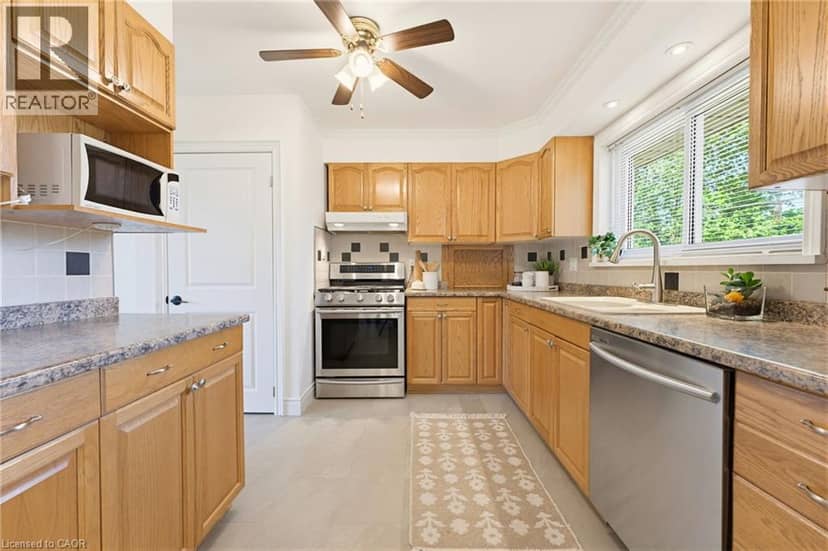 17 BROADMORE Avenue — photo 8 of 39