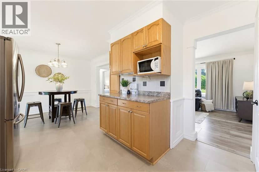 17 BROADMORE Avenue — photo 9 of 39