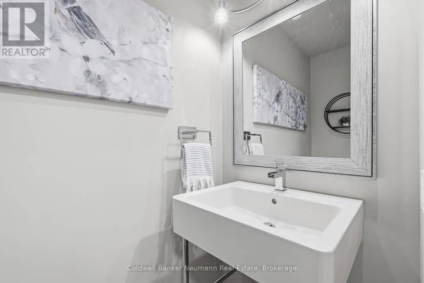 8 Pickwick Place — photo 16 of 40