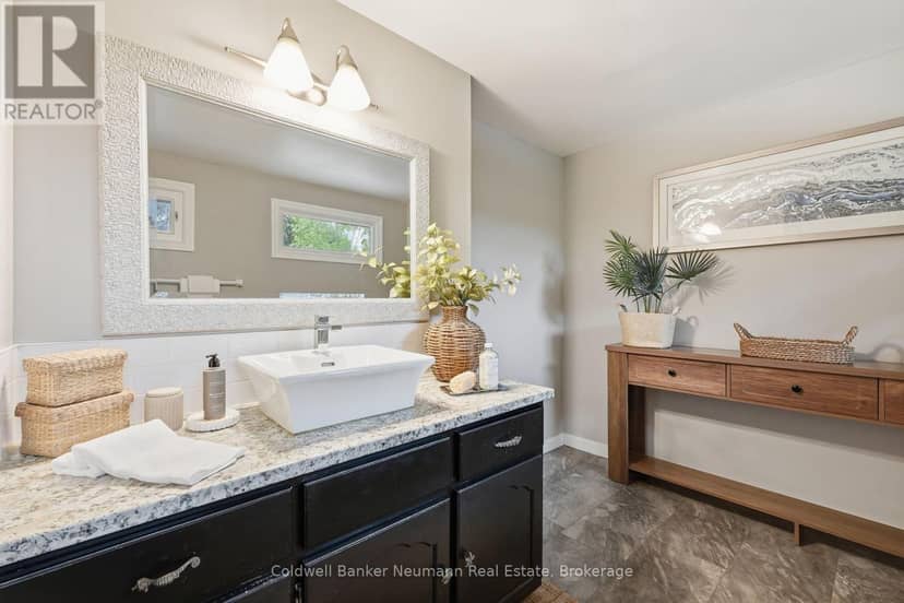 8 Pickwick Place — photo 28 of 40