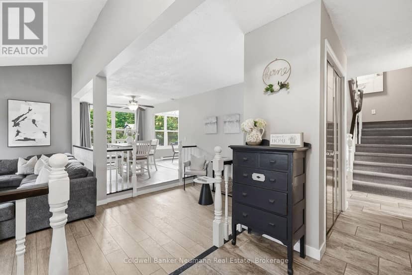 8 Pickwick Place — photo 7 of 40