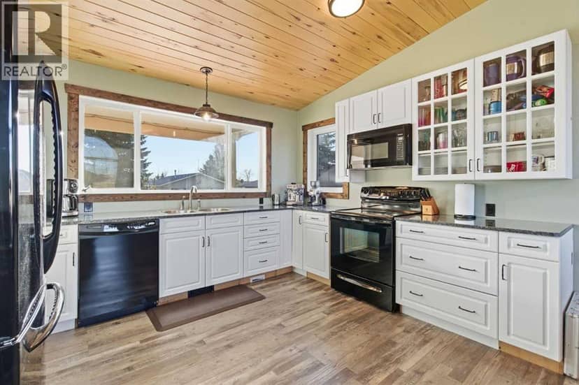 619 Lakeside Drive — photo 13 of 40