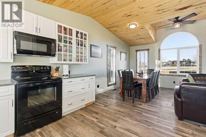 619 Lakeside Drive — photo 15 of 40