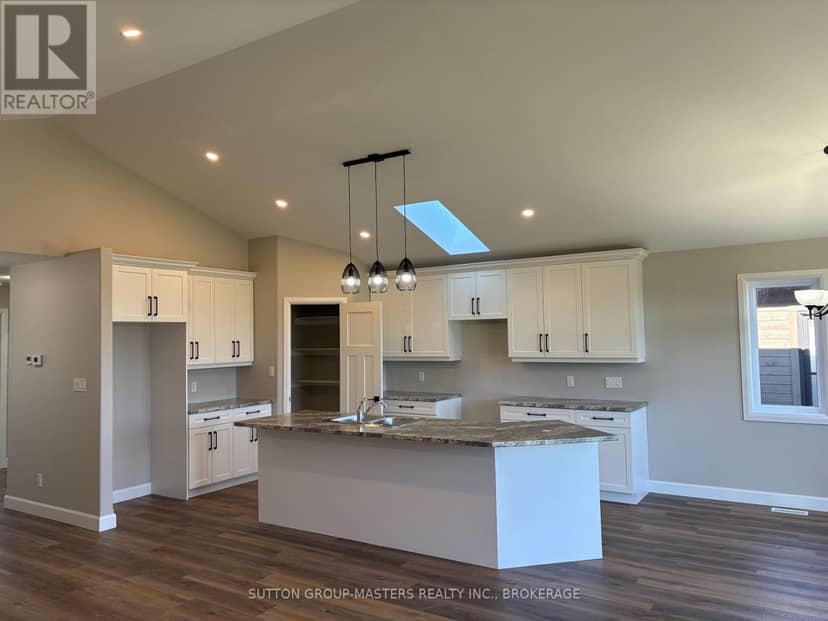 812 Windermere Drive — photo 2 of 20