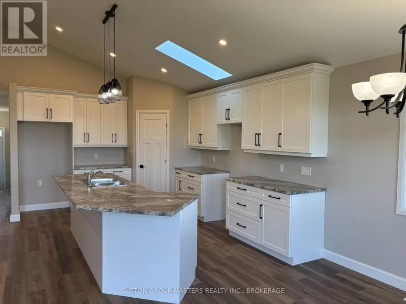 812 Windermere Drive — photo 3 of 20