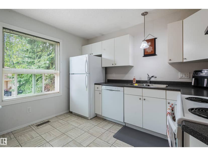 1817 Mill Woods Rd E NW — photo 21 of 40