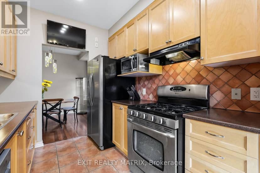 4233 Kelly Farm Drive — photo 17 of 40