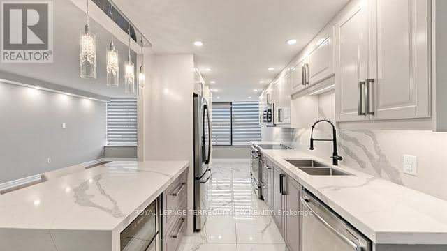 512 - 7440 Bathurst Street — photo 1 of 24