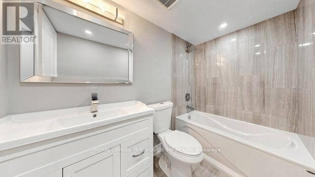 512 - 7440 Bathurst Street — photo 12 of 24