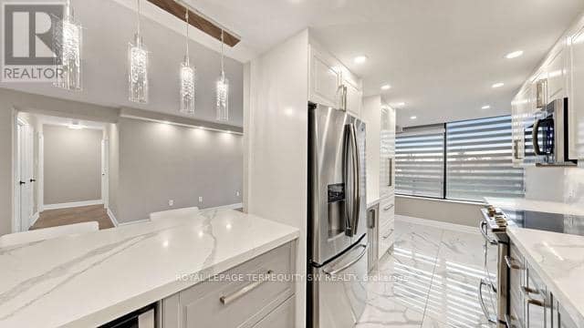 512 - 7440 Bathurst Street — photo 4 of 24