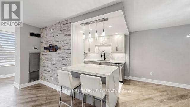 512 - 7440 Bathurst Street — photo 6 of 24