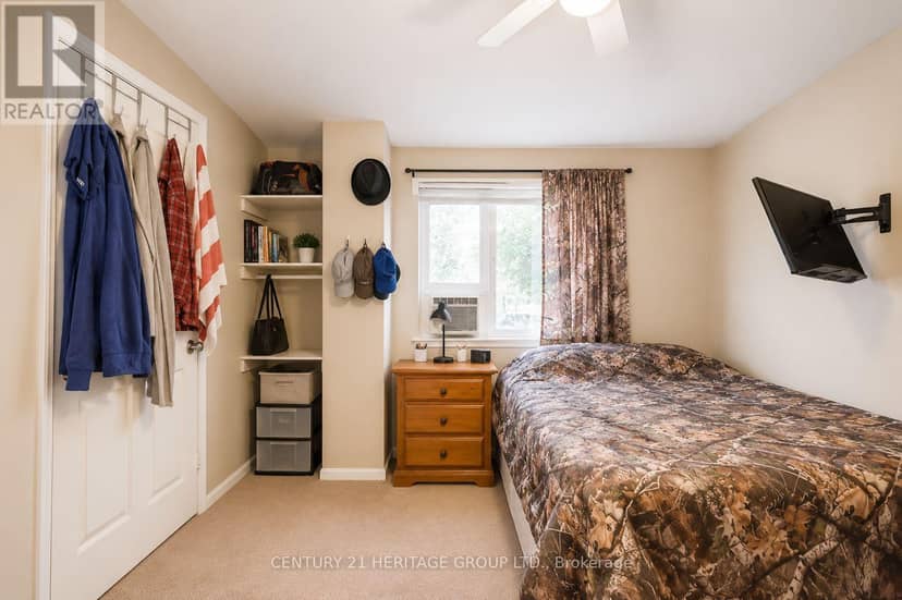 85 Chaucer Crescent — photo 10 of 29